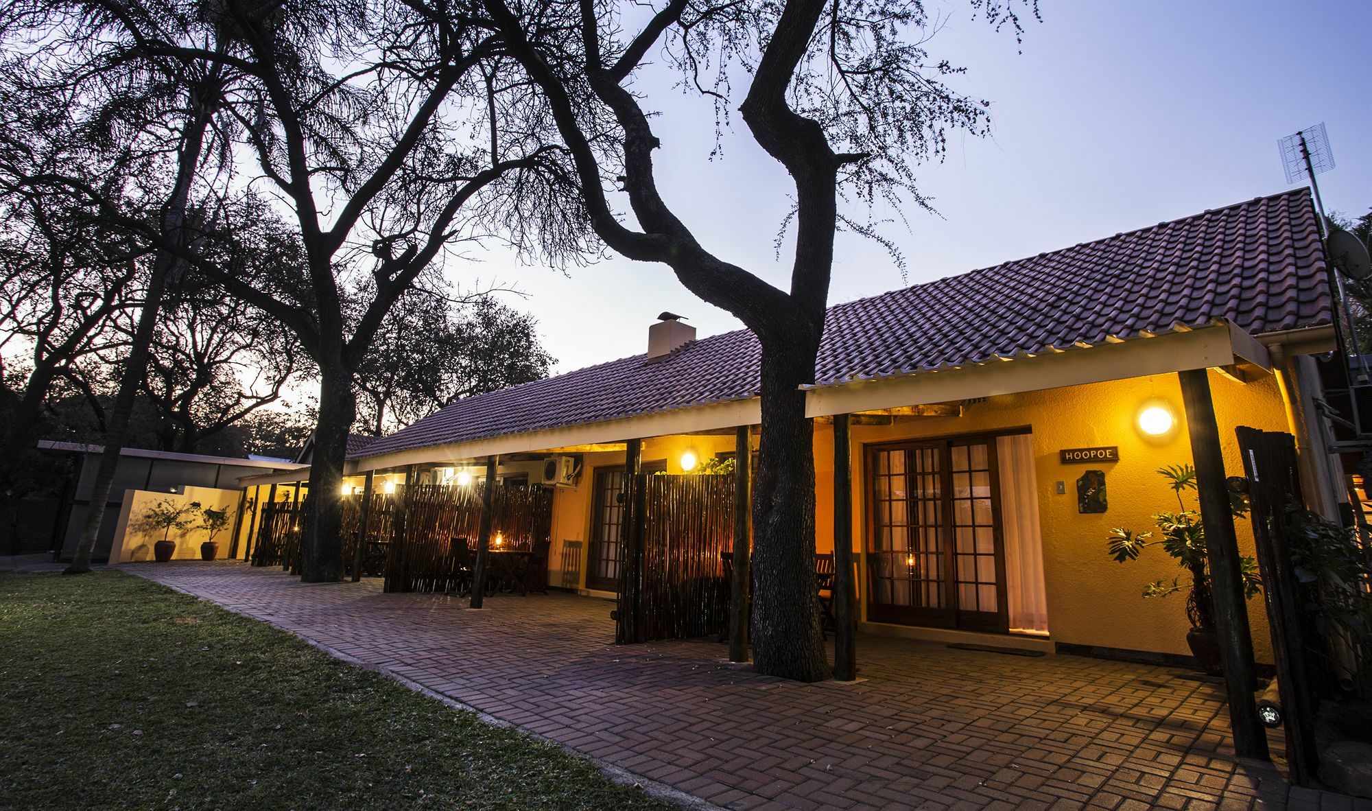 Sunbird Lodge Пхалаборва Экстерьер фото