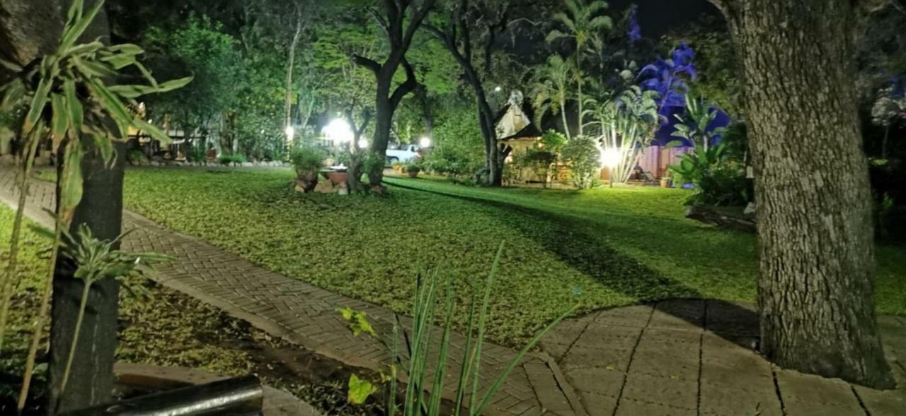 Sunbird Lodge Пхалаборва Экстерьер фото